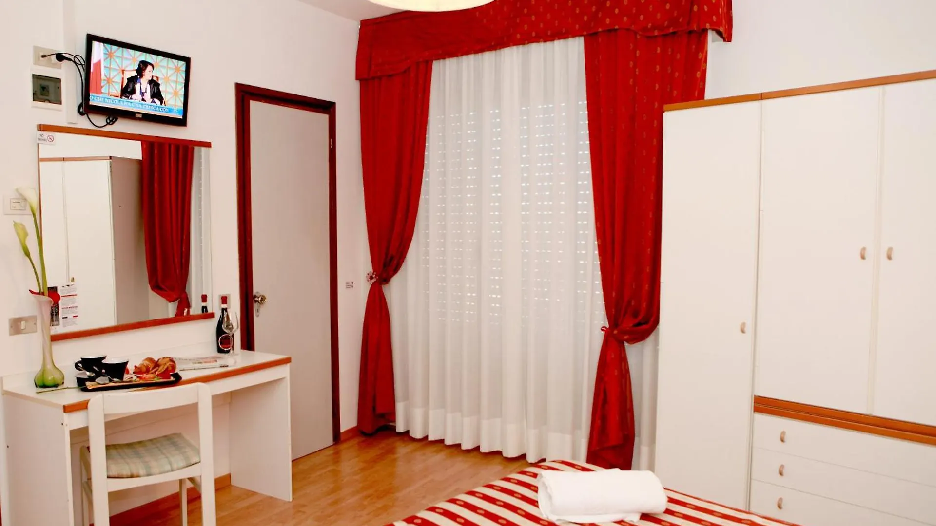 Hotel American Lido di Jesolo 3*,  Italy