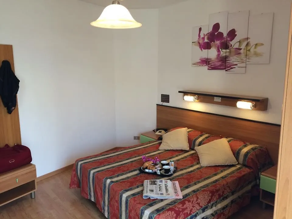Hotel American Lido di Jesolo 3*,  Italy